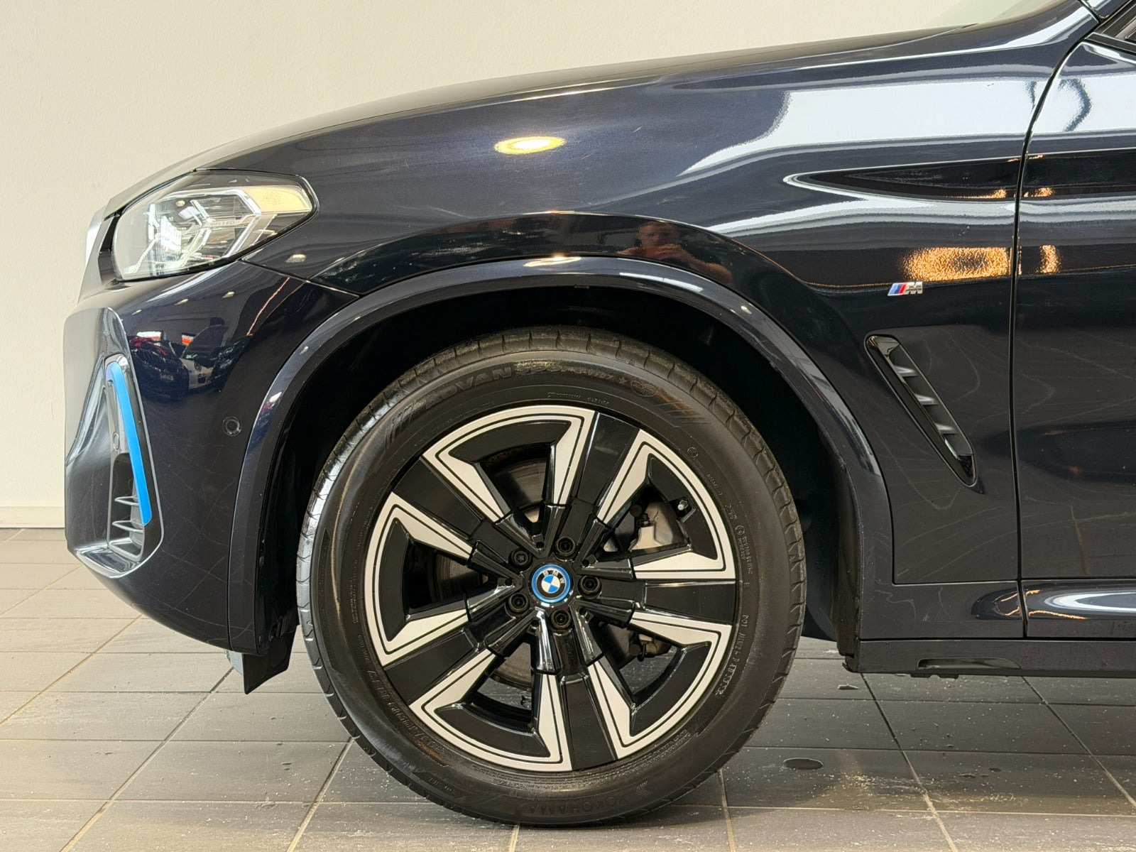 Sort BMW iX3 fra 2023