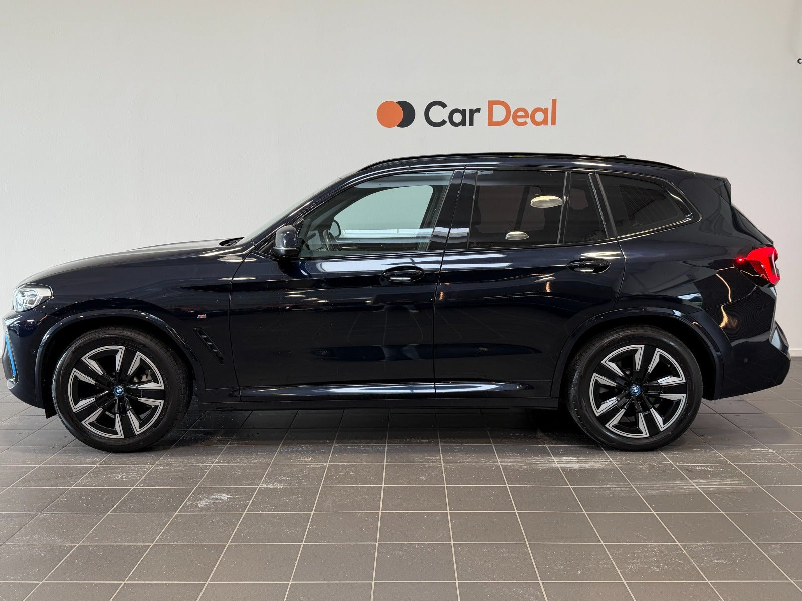 Sort BMW iX3 fra 2023