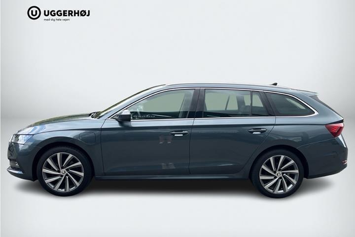 Grå Skoda Octavia fra 2020