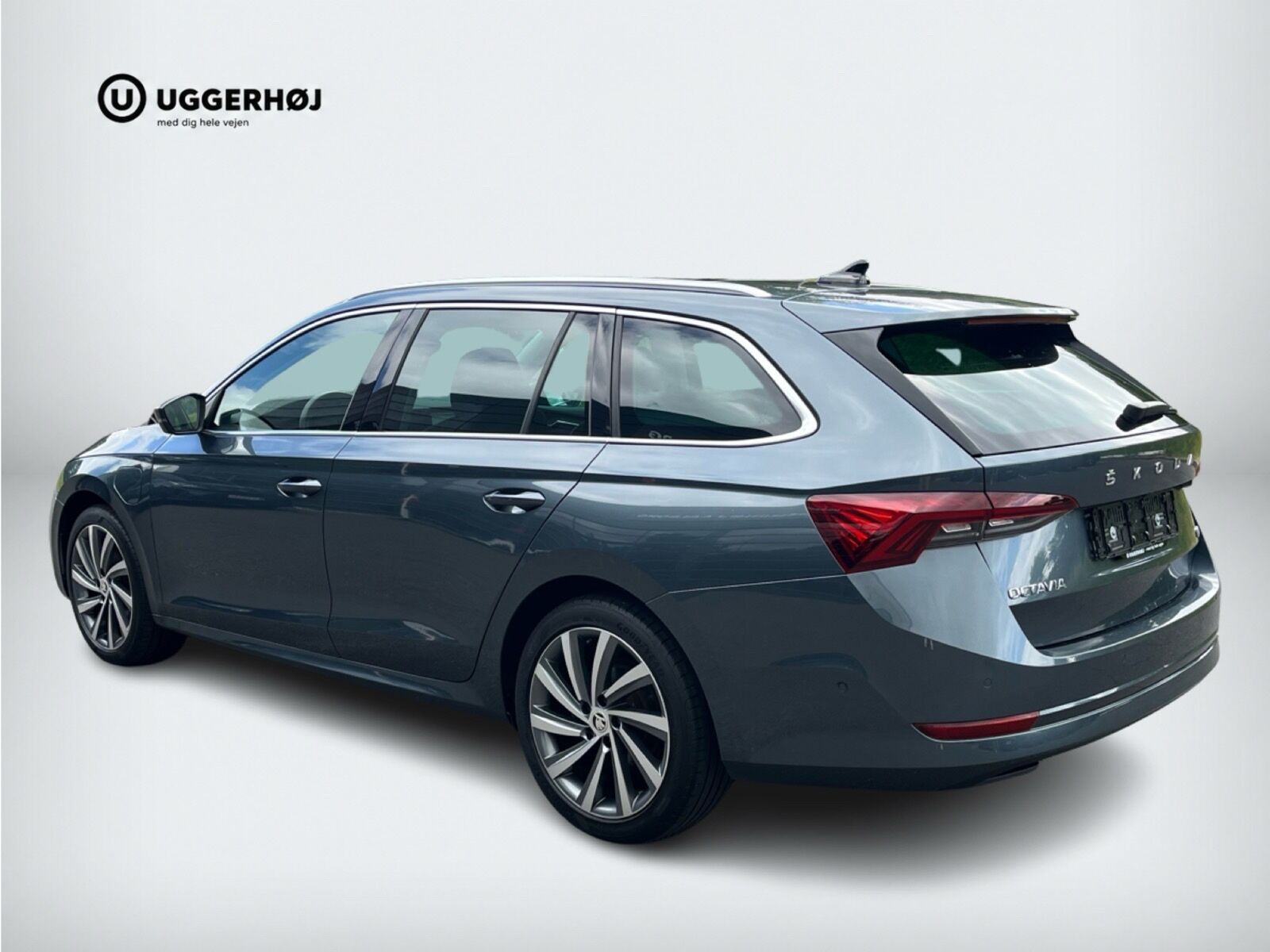 Grå Skoda Octavia fra 2020