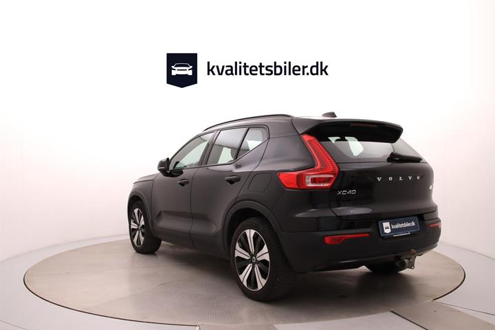 Sort Volvo XC40 fra 2023