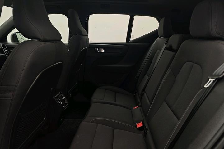 Sort Volvo XC40 fra 2023