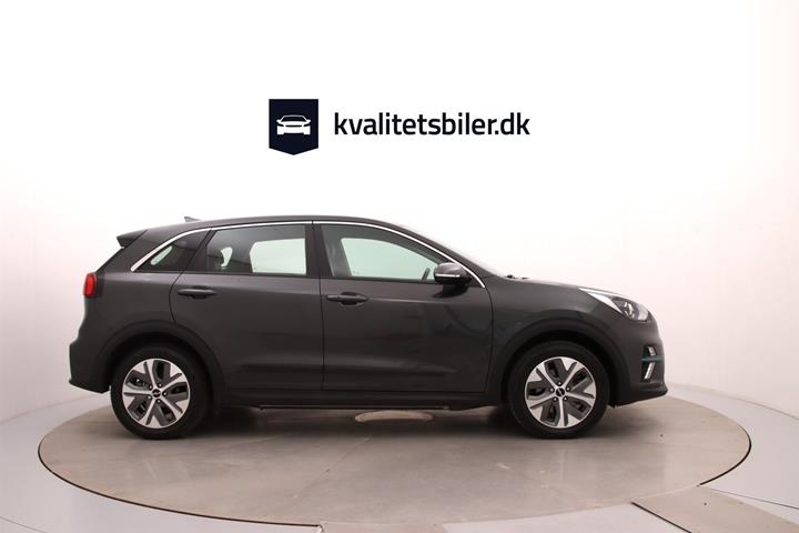 Grå Kia e-Niro fra 2021