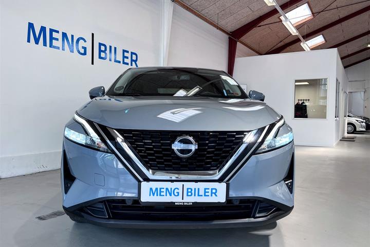 Grå Nissan Qashqai fra 2023
