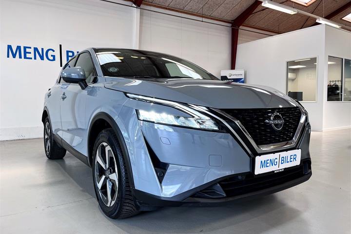 Grå Nissan Qashqai fra 2023