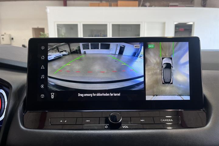 Grå Nissan Qashqai fra 2023