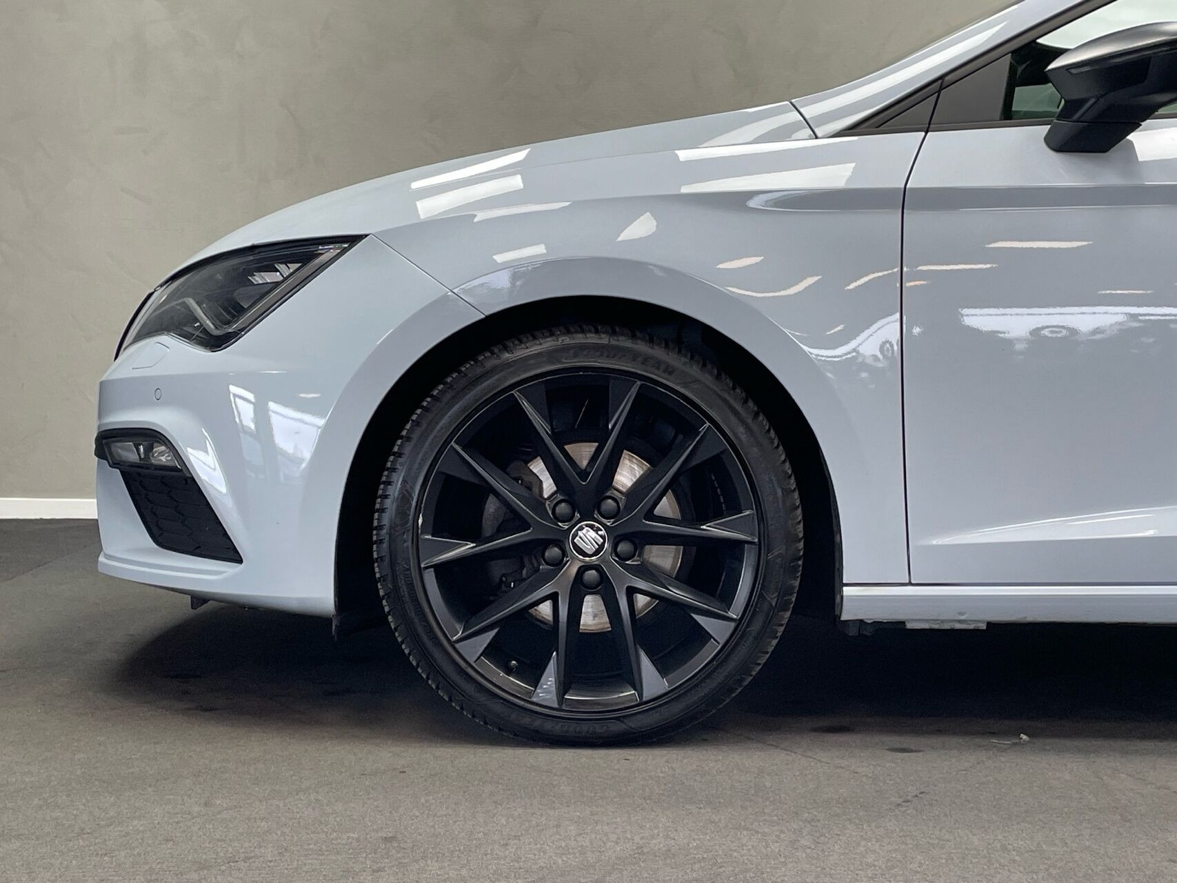 Hvid Seat Leon fra 2019