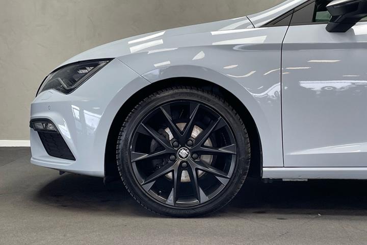 Hvid Seat Leon fra 2019