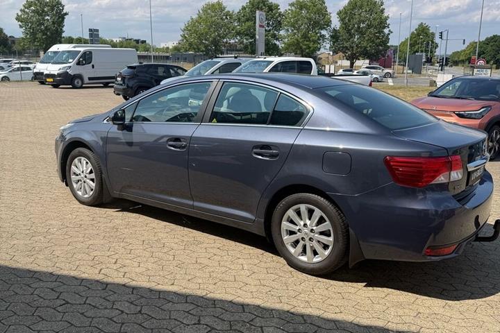 undefined Toyota Avensis fra 2012