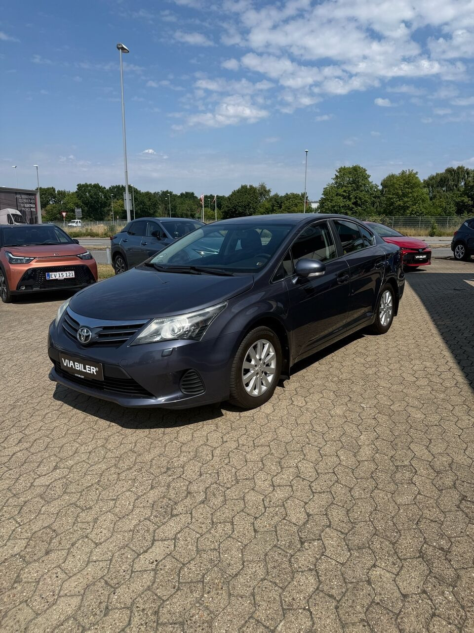 undefined Toyota Avensis fra 2012