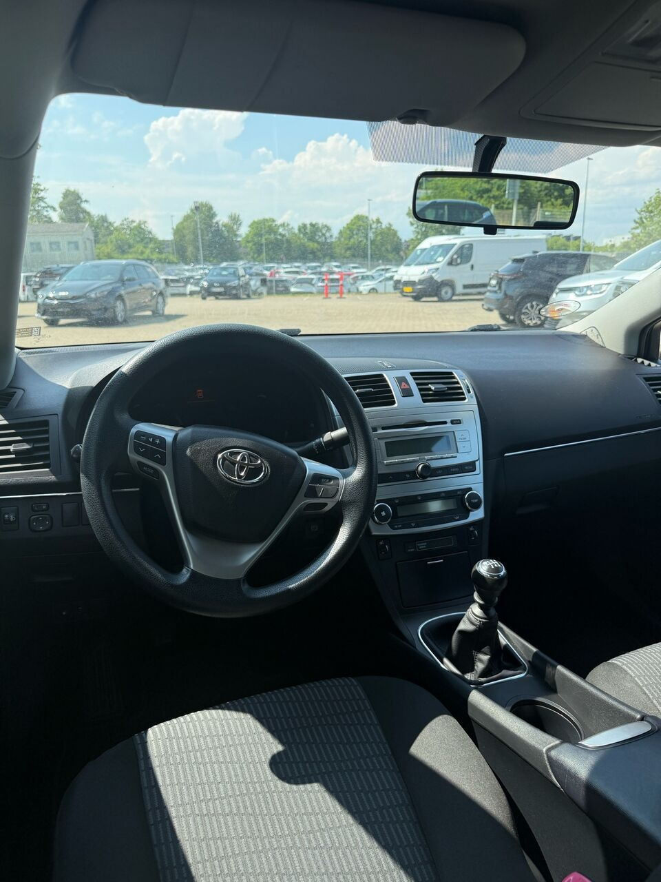 undefined Toyota Avensis fra 2012
