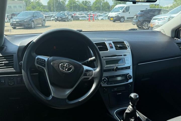 undefined Toyota Avensis fra 2012