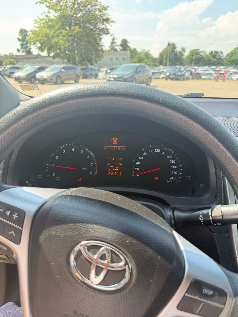 undefined Toyota Avensis fra 2012