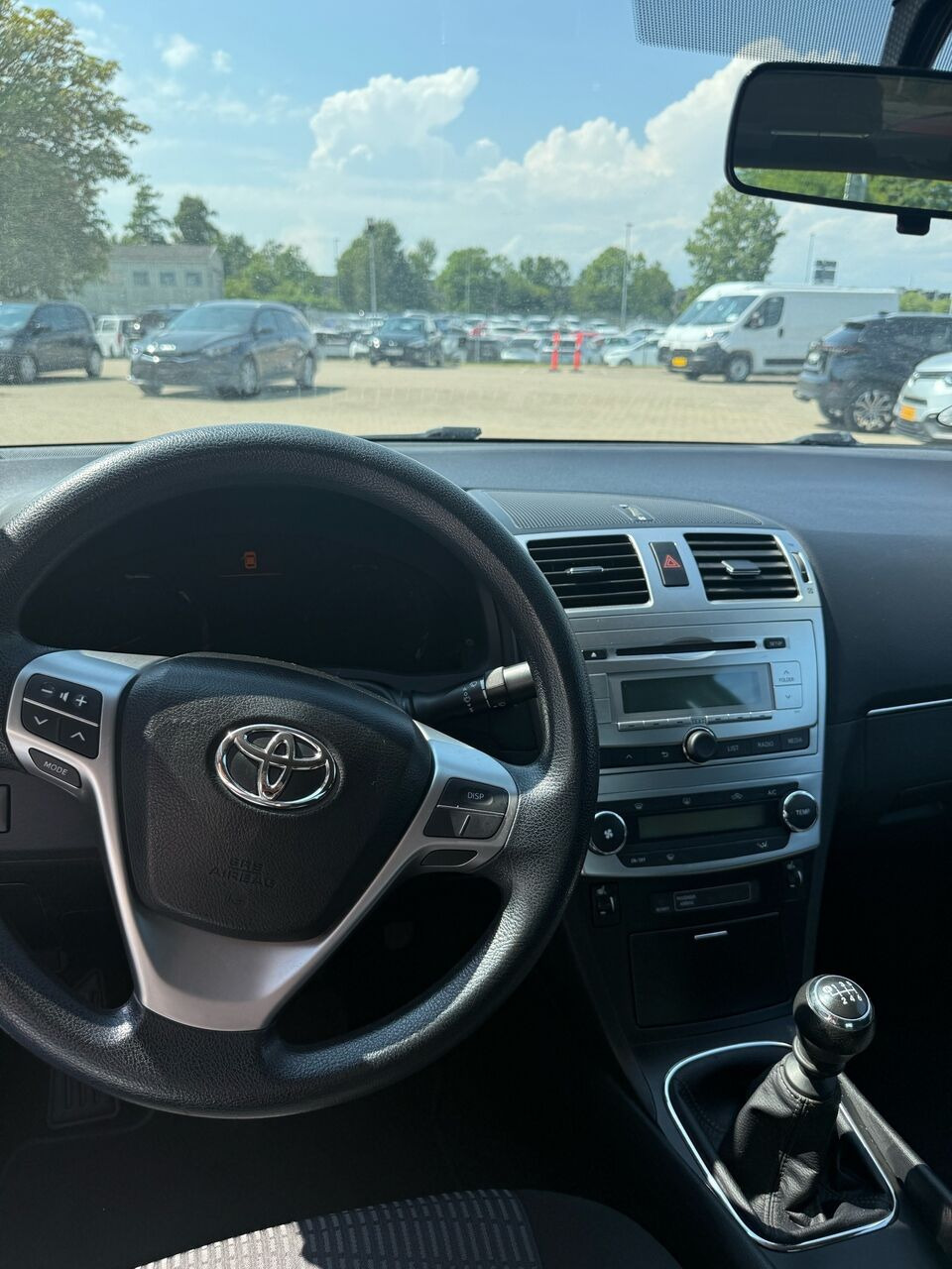 undefined Toyota Avensis fra 2012