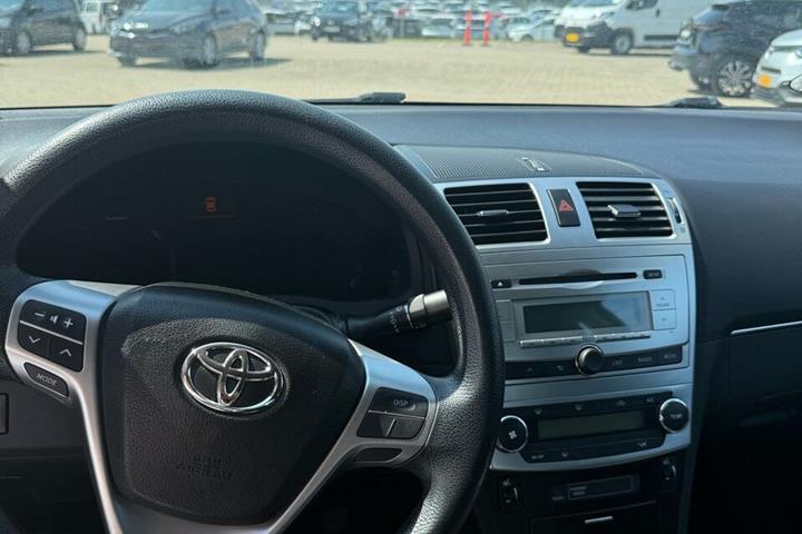 undefined Toyota Avensis fra 2012