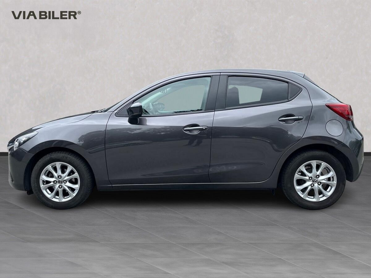 Grå Mazda 2 fra 2019
