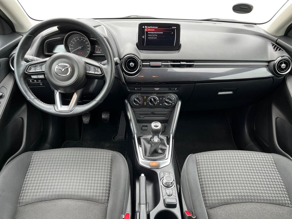 Grå Mazda 2 fra 2019