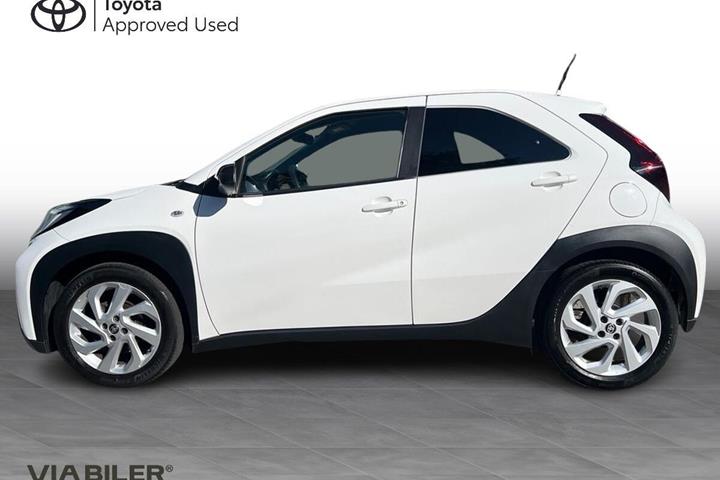Hvid Toyota Aygo X fra 2023