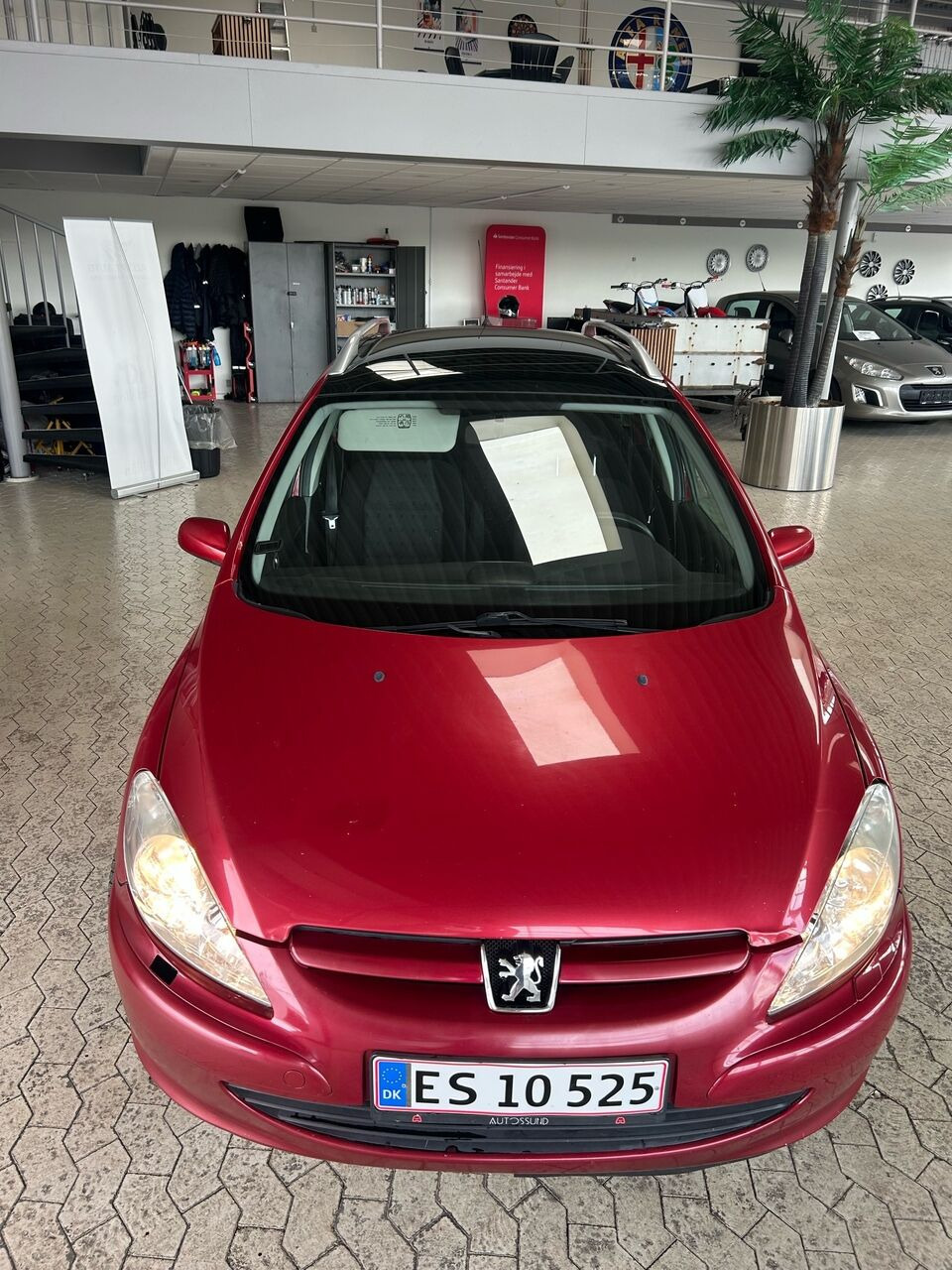Rød Peugeot 307 fra 2004