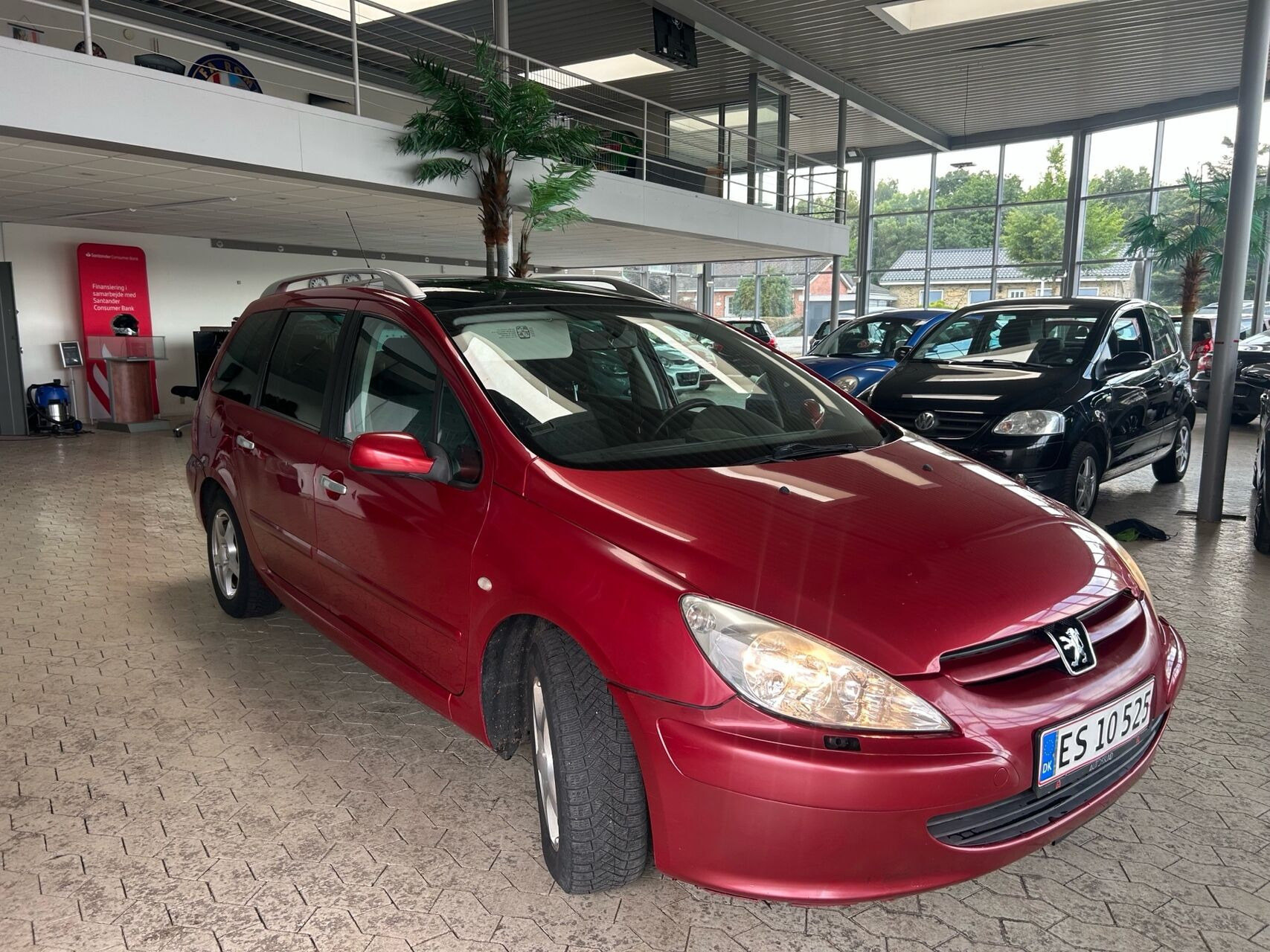 Rød Peugeot 307 fra 2004