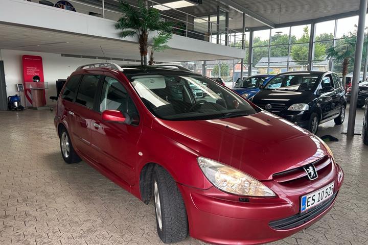Rød Peugeot 307 fra 2004