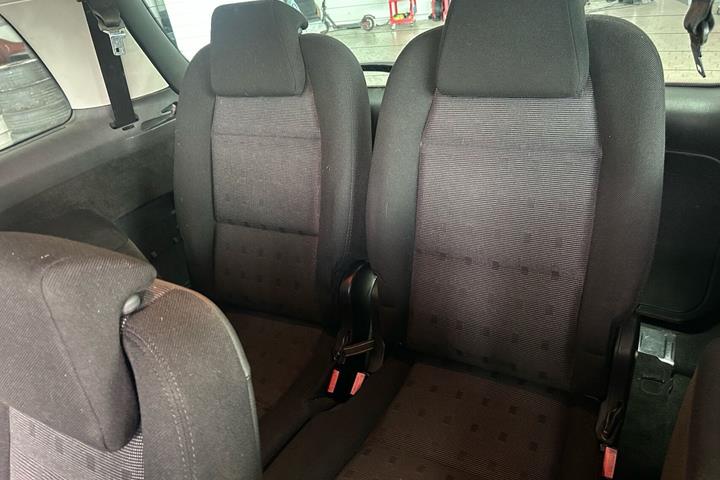 Rød Peugeot 307 fra 2004