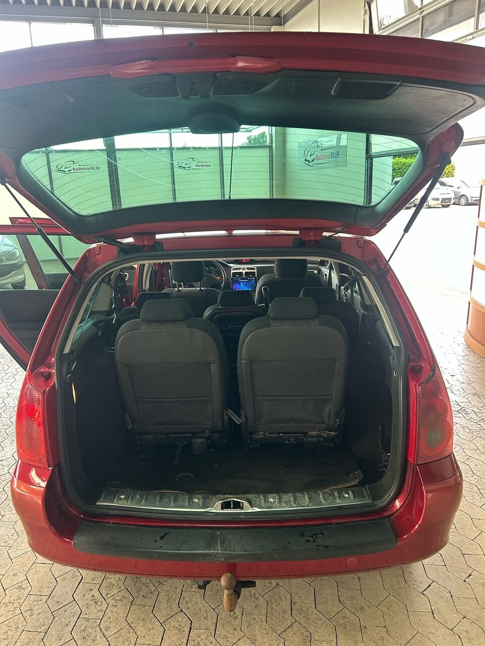 Rød Peugeot 307 fra 2004