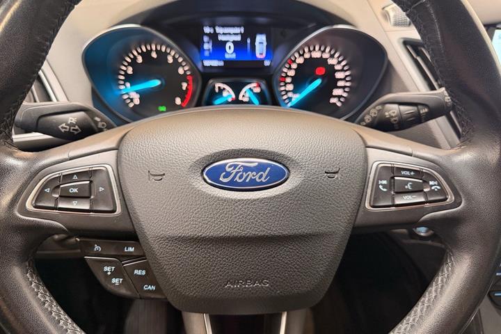 Sort Ford Kuga fra 2016