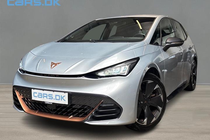 Sølv Cupra Born fra 2022 set udefra