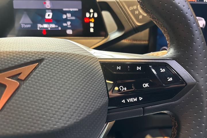 Sølv Cupra Born fra 2022