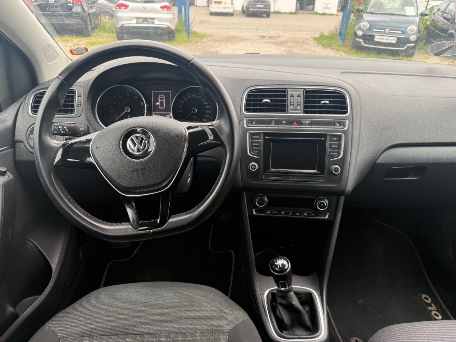 Sort VW Polo fra 2015