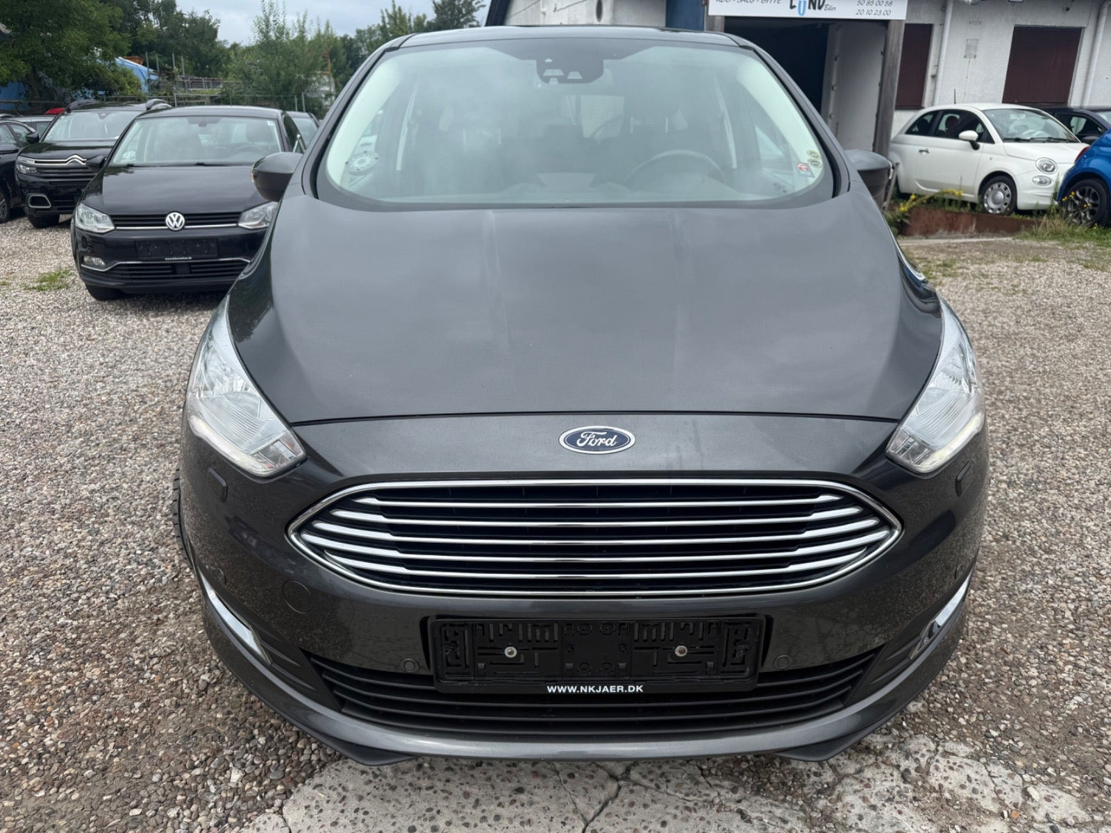 Grå Ford C-MAX fra 2019