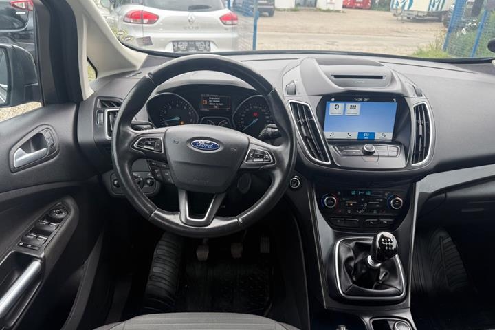 Grå Ford C-MAX fra 2019