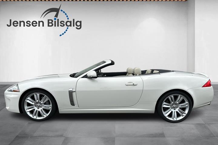Hvid Jaguar XKR fra 2009