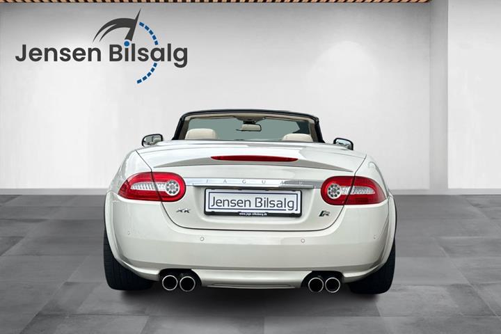 Hvid Jaguar XKR fra 2009