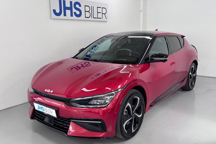 Rød Kia EV6 fra 2024 set udefra