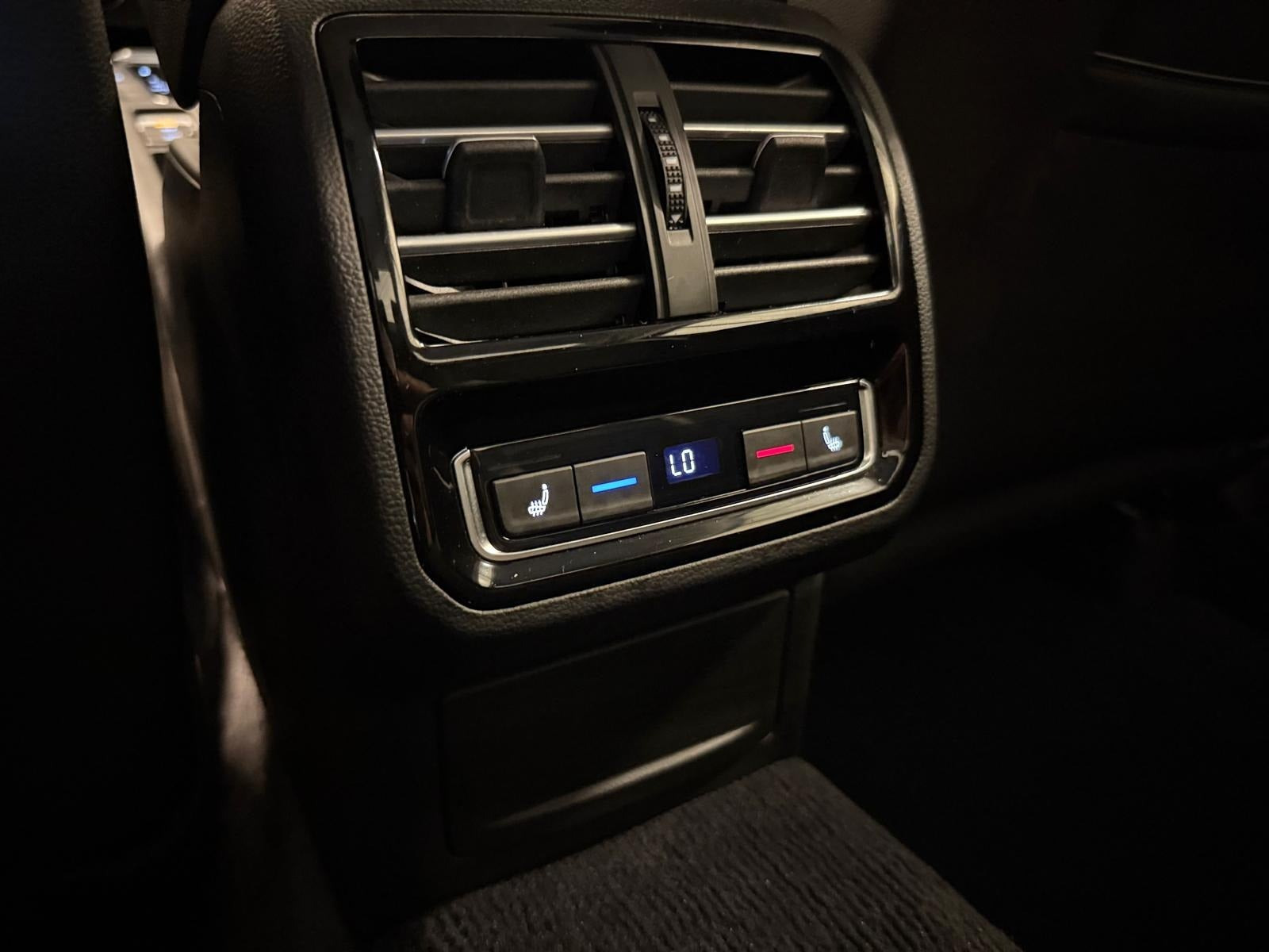 Sort VW Passat fra 2016