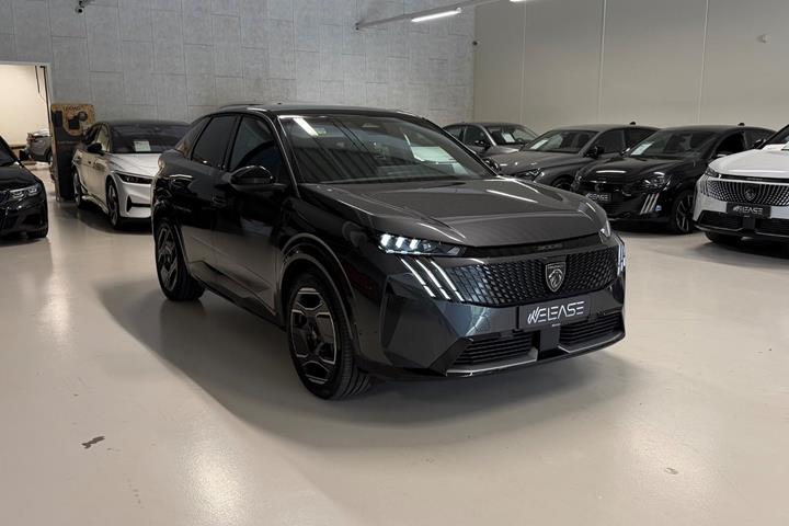 Grå Peugeot e-3008 fra 2024