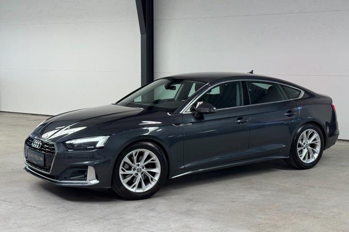 Grå Audi A5 fra 2020
