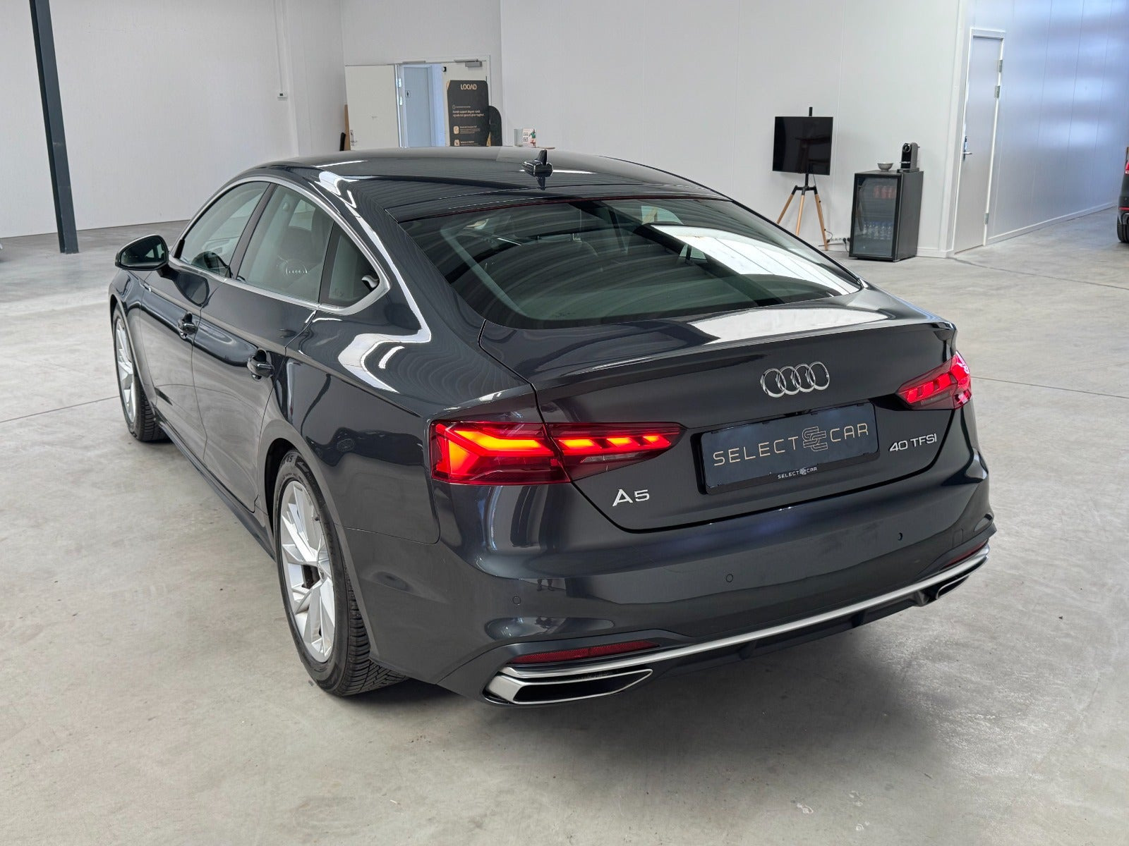 Grå Audi A5 fra 2020