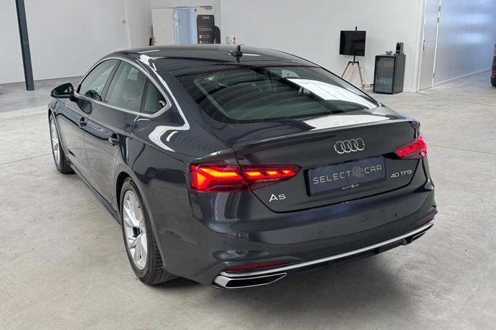 Grå Audi A5 fra 2020