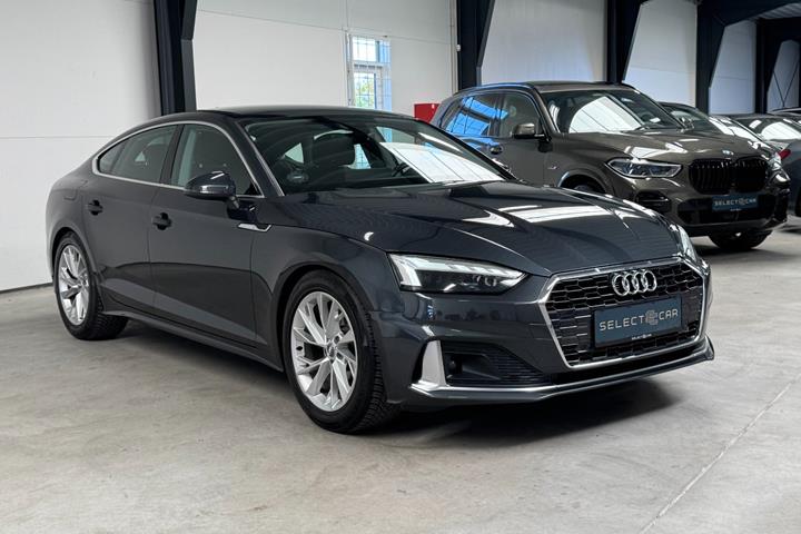 Grå Audi A5 fra 2020