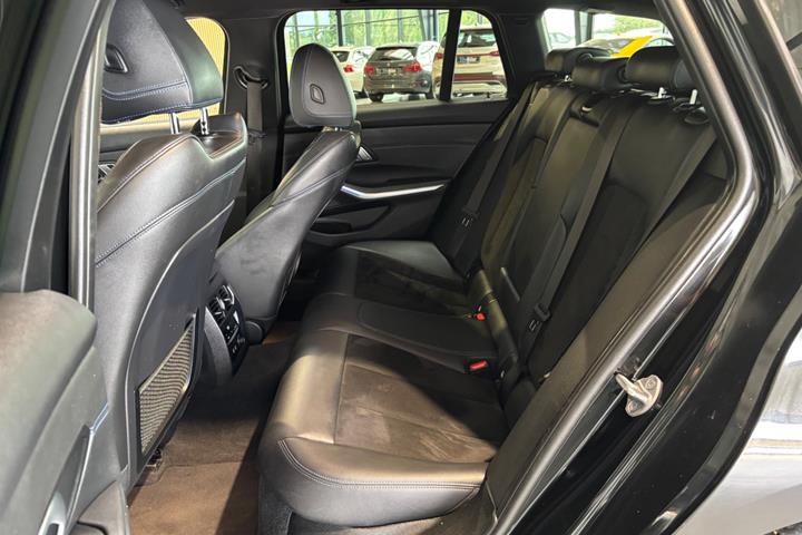 undefined BMW 320d fra 2020