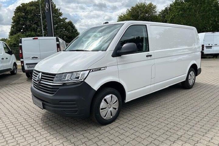 Hvid VW Transporter fra 2021