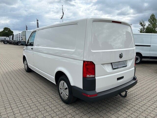 Hvid VW Transporter fra 2021
