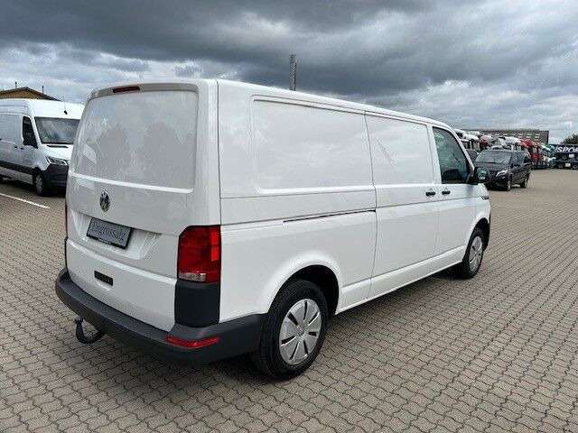 Hvid VW Transporter fra 2021