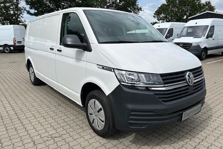 Hvid VW Transporter fra 2021