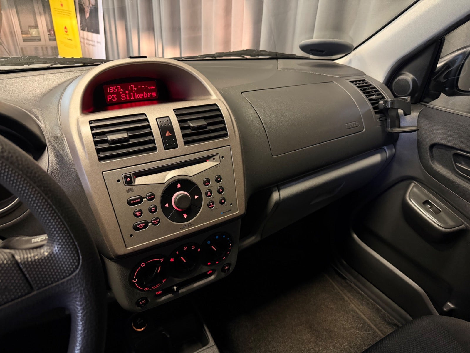 Grå Suzuki Ignis fra 2005