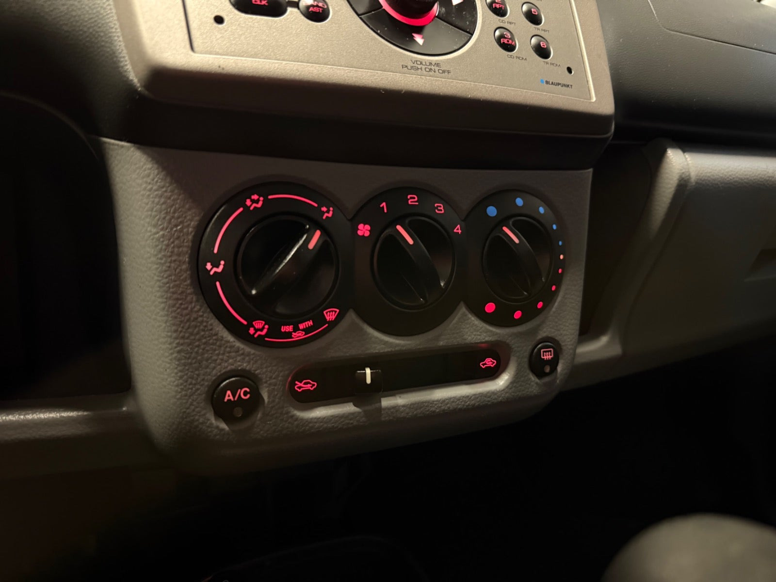 Grå Suzuki Ignis fra 2005