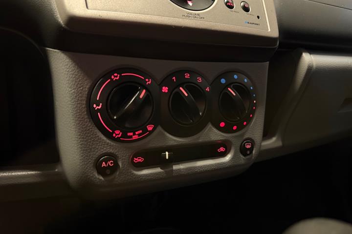 Grå Suzuki Ignis fra 2005